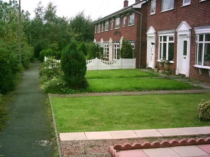 Peterhouse Walk, Ashton-in-Makerfield