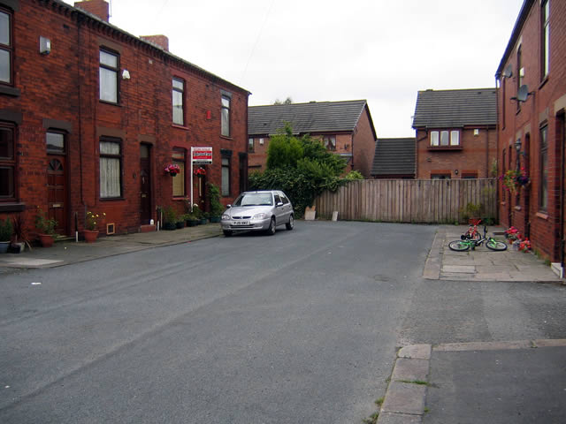 Robert Street, Platt Bridge