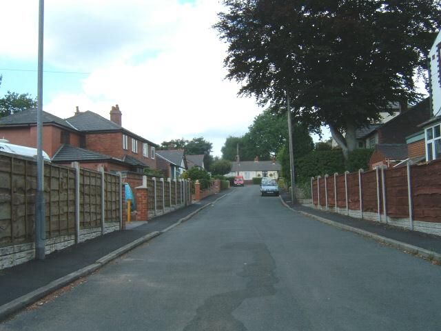 Ridge Avenue, Standish