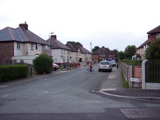 Twist Avenue, Golborne