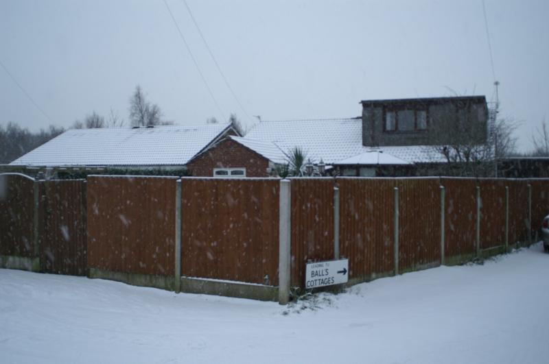 Balls Cottages, Ince