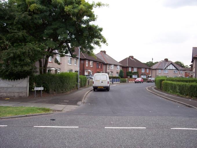 West Avenue, Golborne