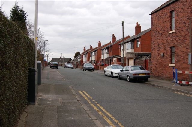 Whiteside Avenue, Hindley