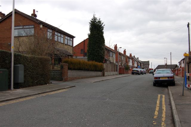 Whiteside Avenue, Hindley