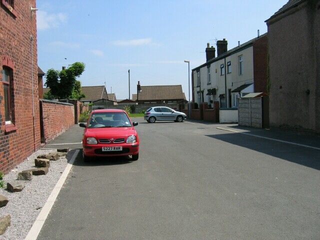 Willow Street, Abram