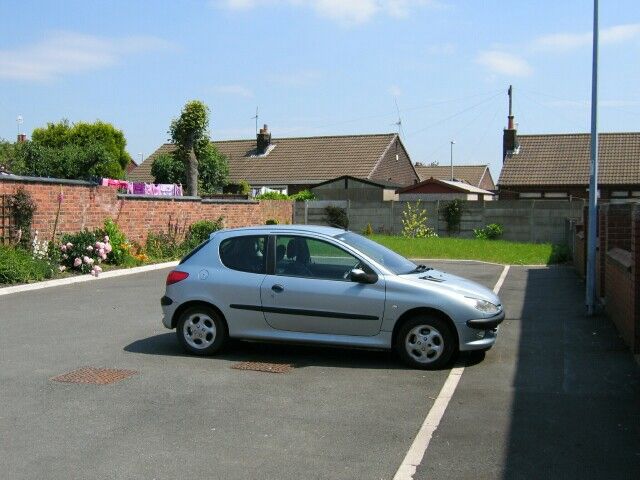 Willow Street, Abram